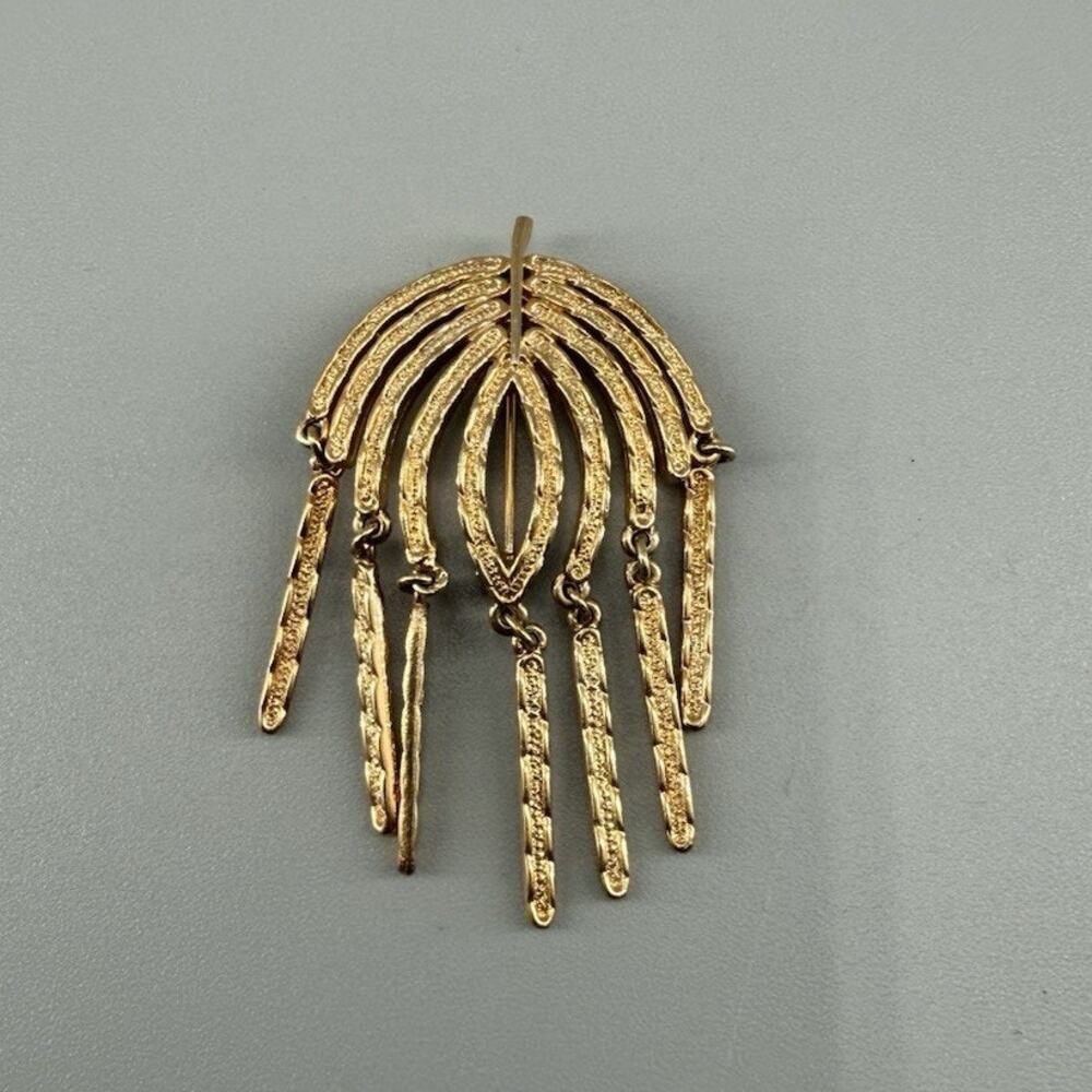 Vintage Signed Sarah Coventry Gold Tone Brooch Pin Textured Dangle Statement MCM
